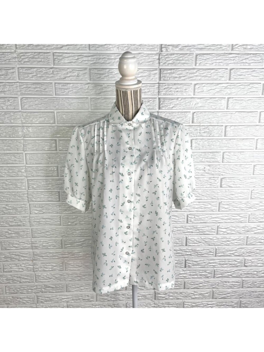 Vintage 70s Cos Cob Ditsy Floral Blouse Shirt Pintuck Detailing Size 15/16